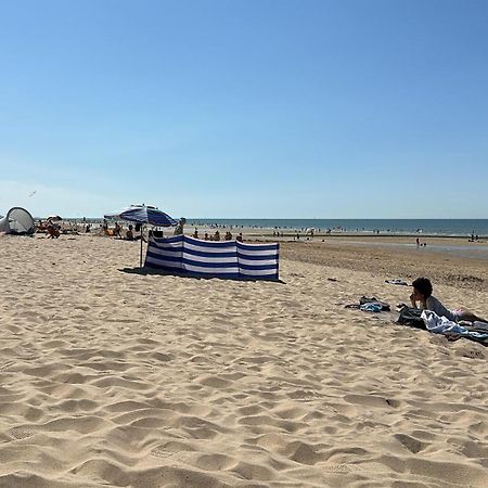 Oostende Studio Royal Ascot Q7 Met Terras En Zeezicht Op Toplocatie المظهر الخارجي الصورة